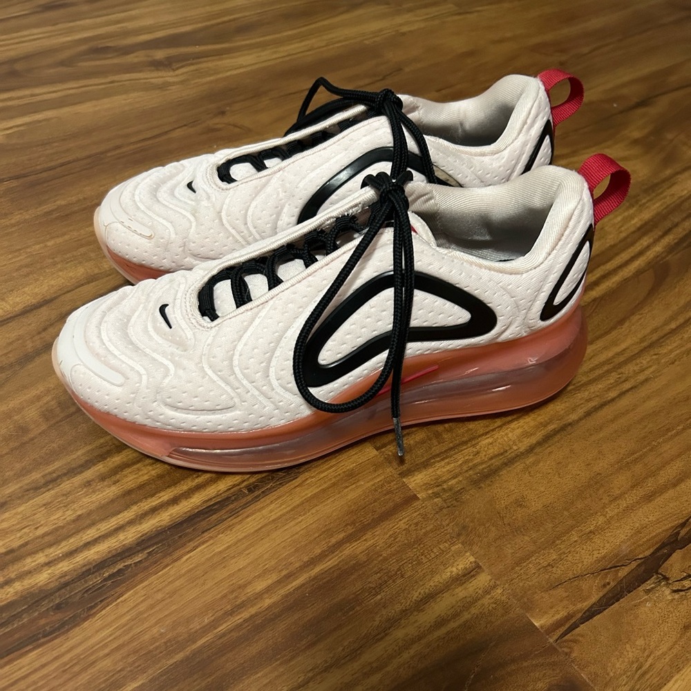 Women’s nike air max 720